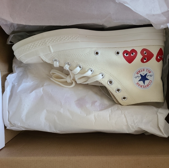 Brand New Converse x Comme de Garcon Play - Picture 3 of 5